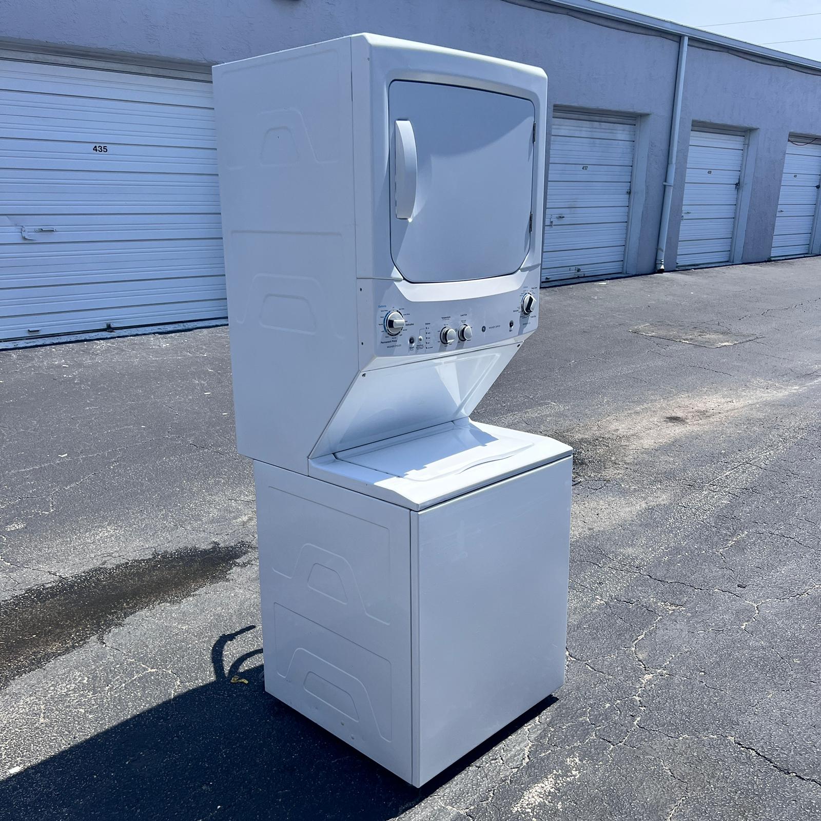 27'' GE Stackable Washer and Dryer 27'' GE Stackable Washer and Dryer